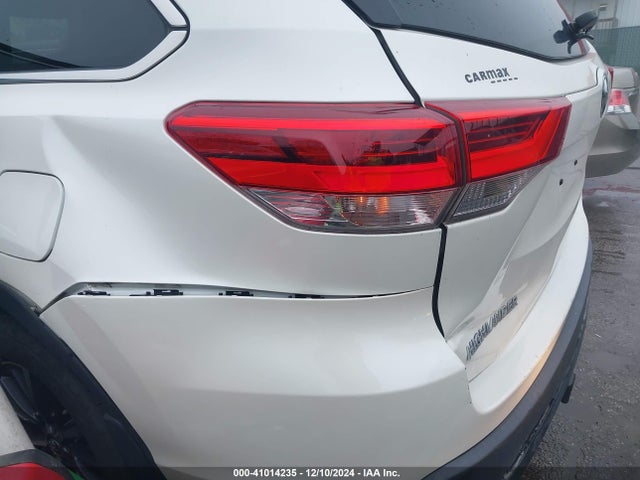 5TDKZRFHXKS565808 Toyota Highlander Xle