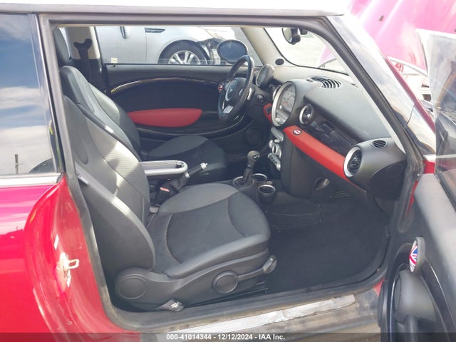 2008 MINI COOPER WMWMF33518TT64900 Photo 4