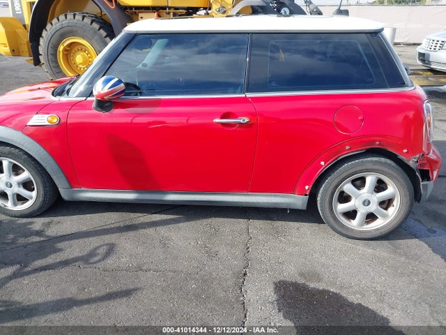 2008 MINI COOPER WMWMF33518TT64900 Photo 5