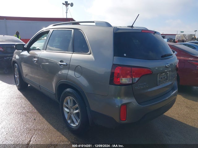 KIA Sorento Lx V6 2015 5XYKT4A72FG584455 Image 3