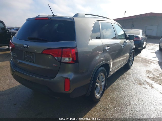 KIA Sorento Lx V6 2015 5XYKT4A72FG584455 Image 4