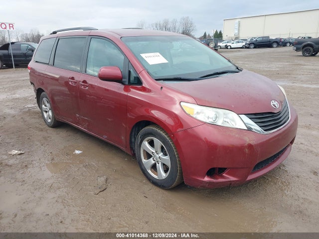 41014368 :رقم المزاد ، 5TDKK3DC1DS389954 vin ، 2013 Toyota Sienna Le V6 8 Passenger مزاد بيع