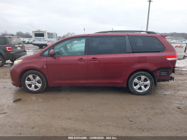 41014368 :رقم المزاد ، 5TDKK3DC1DS389954 vin ، 2013 Toyota Sienna Le V6 8 Passenger مزاد بيع