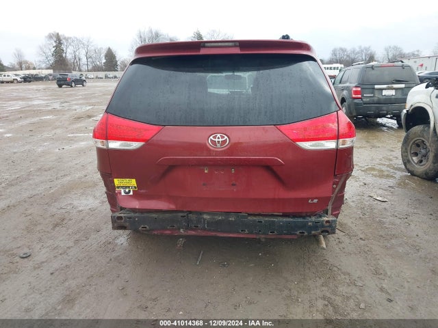 41014368 :رقم المزاد ، 5TDKK3DC1DS389954 vin ، 2013 Toyota Sienna Le V6 8 Passenger مزاد بيع