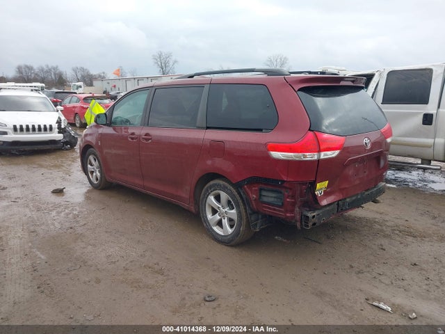 41014368 :رقم المزاد ، 5TDKK3DC1DS389954 vin ، 2013 Toyota Sienna Le V6 8 Passenger مزاد بيع