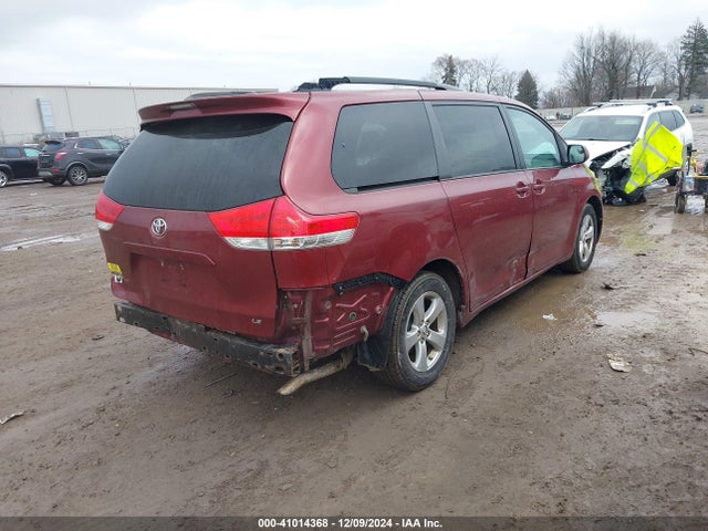 41014368 :رقم المزاد ، 5TDKK3DC1DS389954 vin ، 2013 Toyota Sienna Le V6 8 Passenger مزاد بيع
