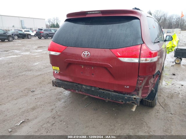 41014368 :رقم المزاد ، 5TDKK3DC1DS389954 vin ، 2013 Toyota Sienna Le V6 8 Passenger مزاد بيع