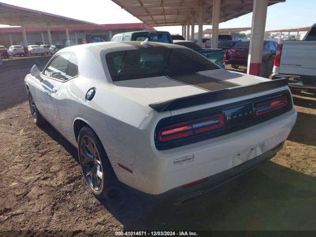 2C3CDZAG0GH329549 Dodge Challenger Sxt Plus