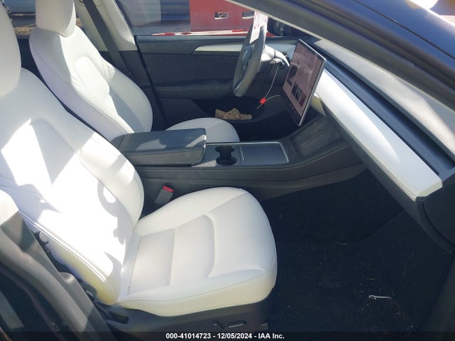 2023 TESLA MODEL Y 7SAYGDEE8PF799227 Photo 4