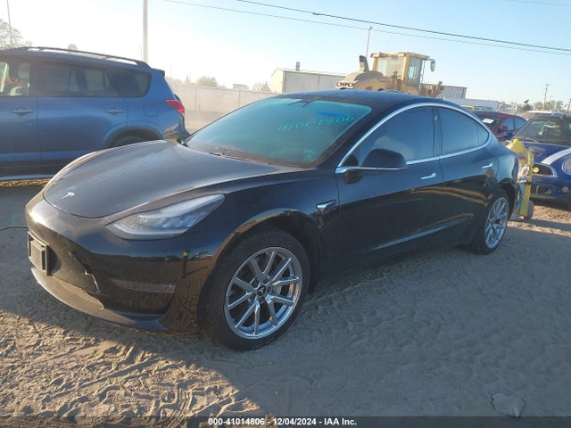 2019 TESLA MODEL 3 5YJ3E1EA6KF323561 Photo 1