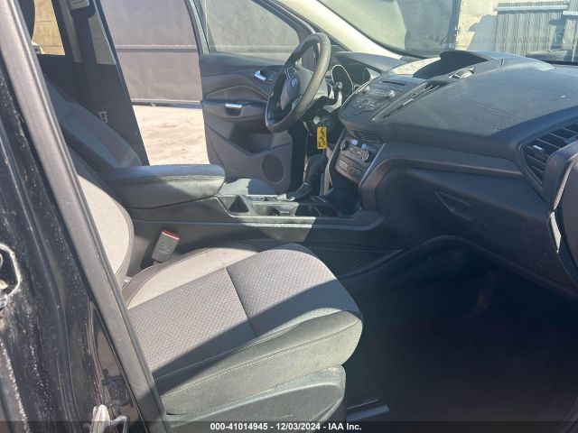 1FMCU9GD5JUB53638 Ford ESCAPE SE