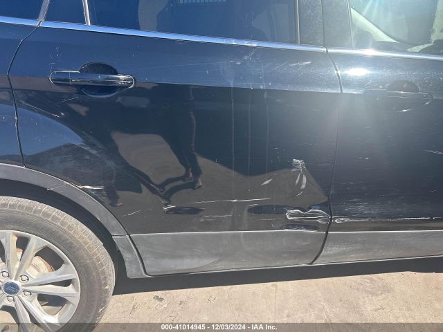1FMCU9GD5JUB53638 Ford ESCAPE SE
