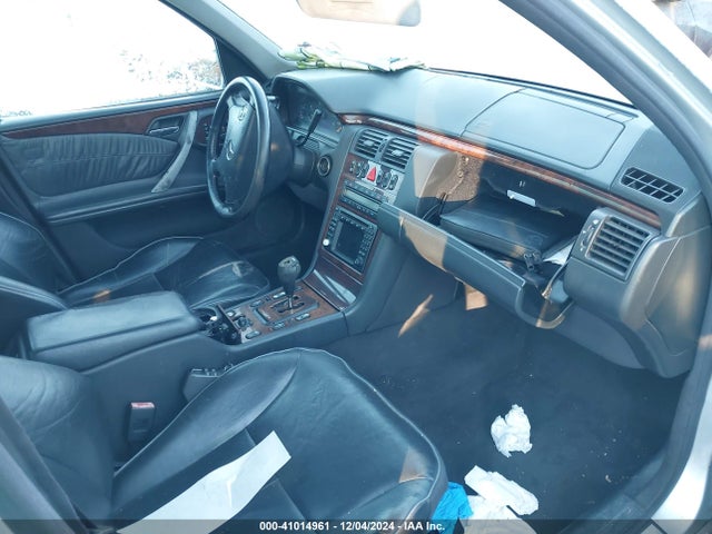 2000 Mercedes-benz E 430 4m მანქანა იყიდება აუქციონზე, vin: WDBJF83J2YX037929, აუქციონის ნომერი: 41014961