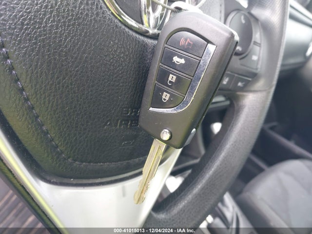 Toyota COROLLA LE 2017 5YFBURHE8HP689191 Image 11