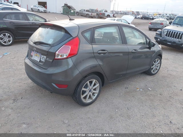 Ford FIESTA SE 2018 3FADP4EJ9JM134189 Image 4