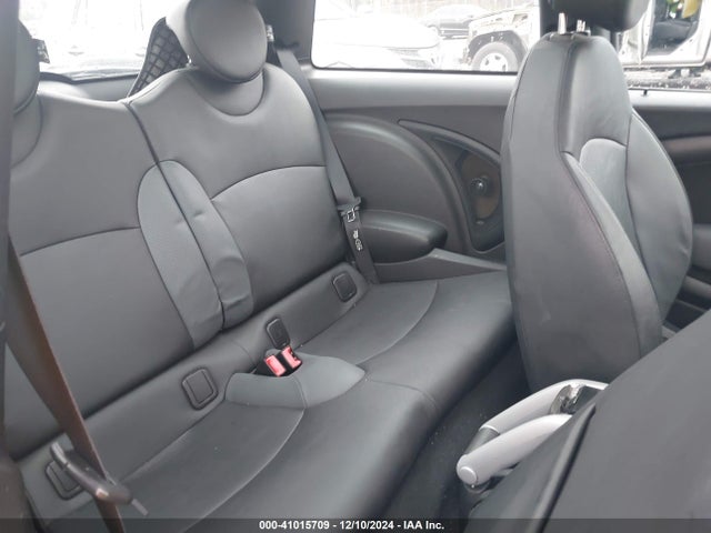 2010 MINI COOPER WMWMF3C53ATZ64422 Photo 7