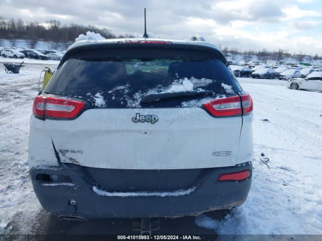 1C4PJMCS0HW532616 Jeep Cherokee Latitude 4x4