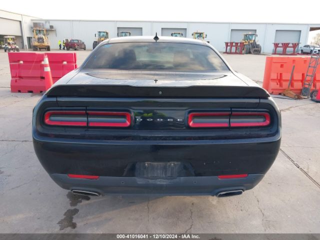 2C3CDZJG7KH621496 Dodge Challenger Gt