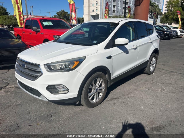 Ford ESCAPE SE 2017 1FMCU9GDXHUC54247 Image 2