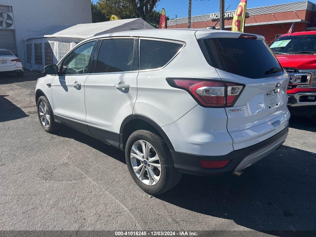 Ford ESCAPE SE 2017 1FMCU9GDXHUC54247 Image 3
