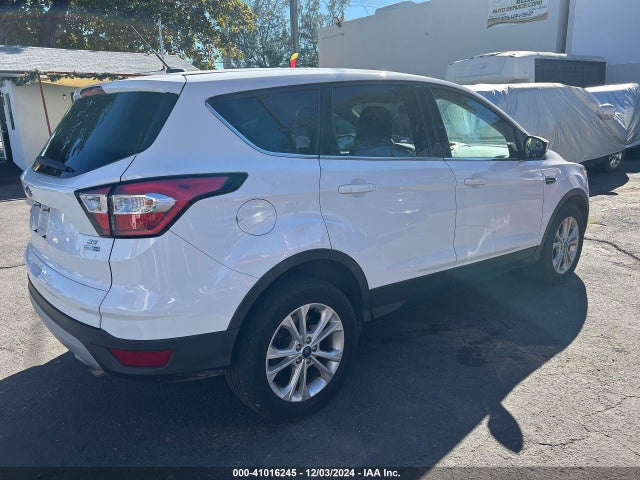 Ford ESCAPE SE 2017 1FMCU9GDXHUC54247 Image 4