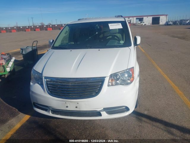 2C4RC1AG1FR678142 Chrysler Town & Country Lx