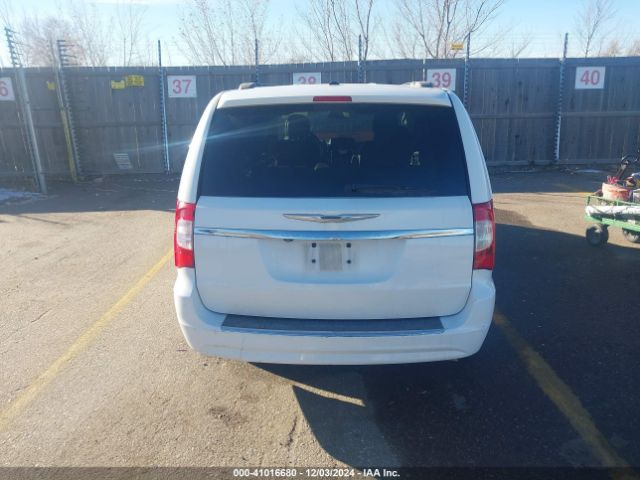 2C4RC1AG1FR678142 Chrysler Town & Country Lx