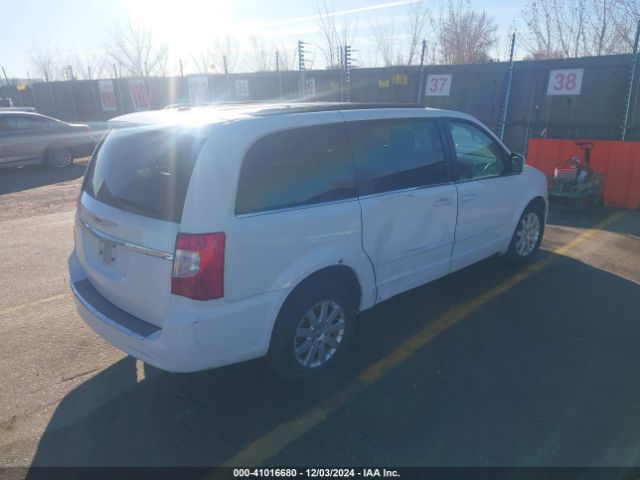 2C4RC1AG1FR678142 Chrysler Town & Country Lx