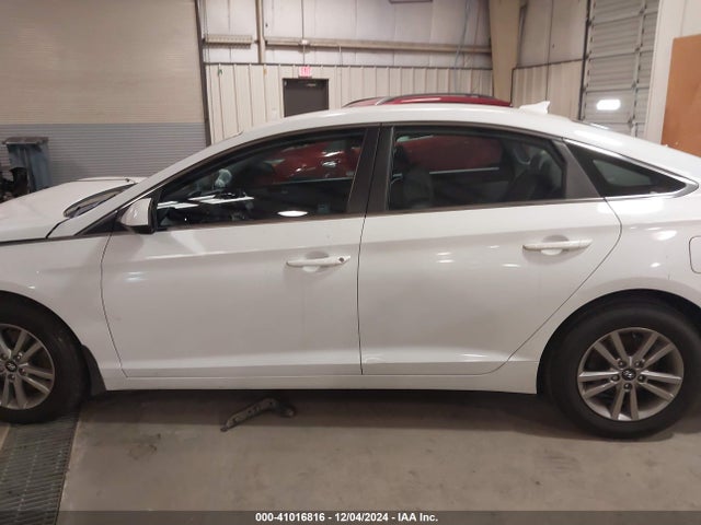 Hyundai SONATA SE 2016 5NPE24AF6GH291143 Image 15