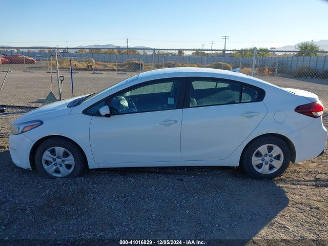 KIA FORTE LX 2017 3KPFK4A74HE110351 Image 14