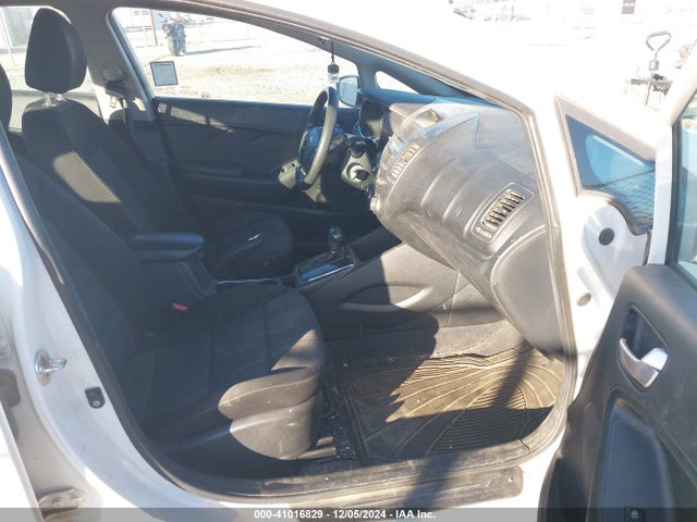KIA FORTE LX 2017 3KPFK4A74HE110351 Image 5