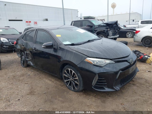 Toyota COROLLA SE 2018 5YFBURHE8JP848961 Image 1