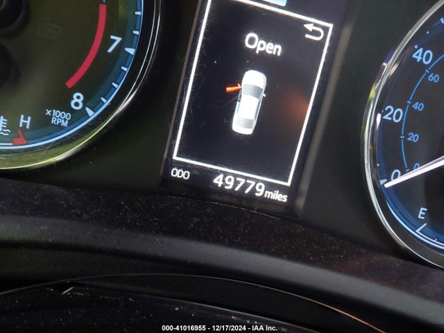Toyota COROLLA SE 2018 5YFBURHE8JP848961 Image 16
