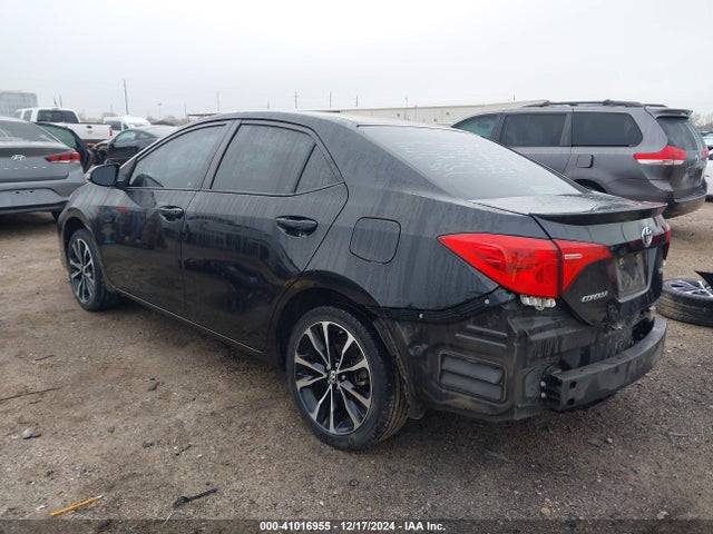 Toyota COROLLA SE 2018 5YFBURHE8JP848961 Image 3