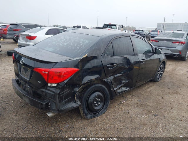 Toyota COROLLA SE 2018 5YFBURHE8JP848961 Image 4