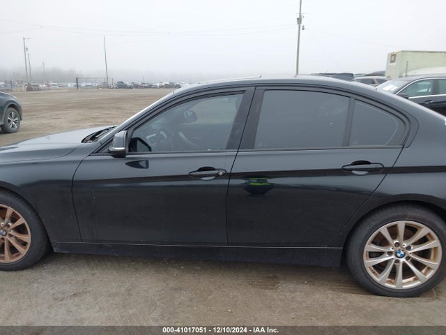 BMW 320i Xdrive 2016 WBA8E5G57GNT94223 Image 13