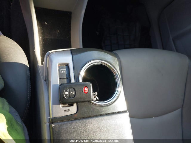 Toyota Prius V Four 2016 JTDZN3EU7GJ043079 Image 11