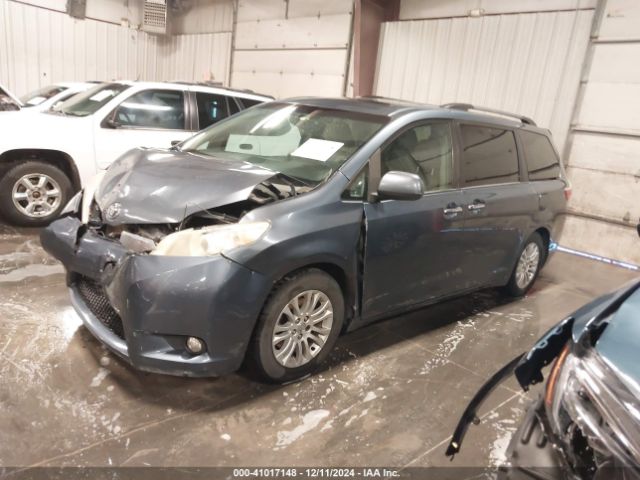 5TDYK3DC8FS635363 Toyota Sienna Xle/limited