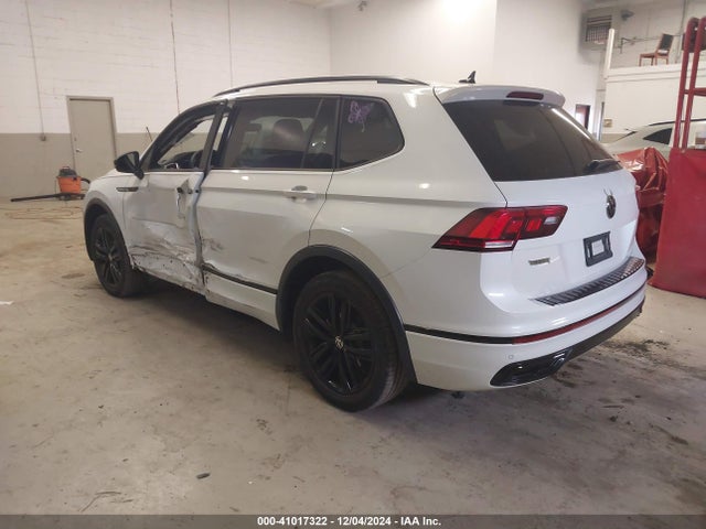 3VV8B7AX6NM149374 Volkswagen Tiguan 2.0t Se R-line Black