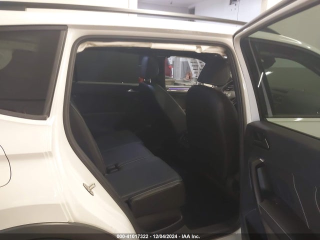 3VV8B7AX6NM149374 Volkswagen Tiguan 2.0t Se R-line Black