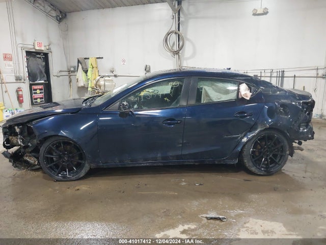 3MZBN1V32JM236325 Mazda Mazda3 Touring