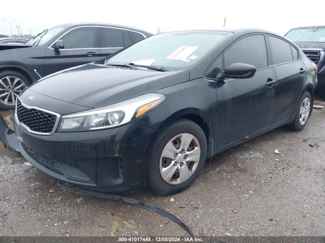 KIA FORTE LX 2017 3KPFK4A77HE151184 Image 2