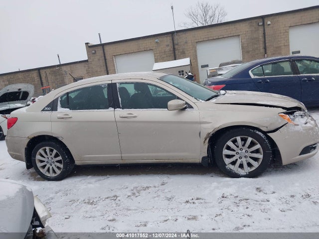 Chrysler 200 Touring 2014 1C3CCBBB0EN179783 Image 12