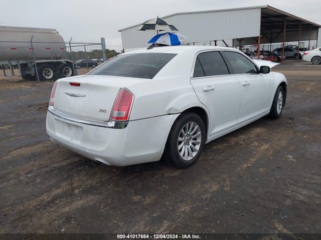 Chrysler 300 2014 2C3CCAAG0EH255342 Image 4