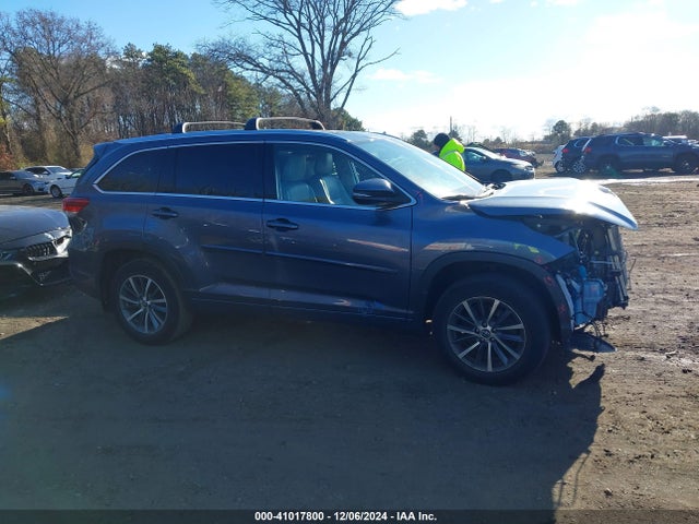 Toyota Highlander Xle 2018 5TDJZRFHXJS912158 Image 13
