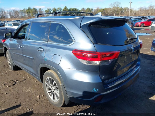 Toyota Highlander Xle 2018 5TDJZRFHXJS912158 Image 3