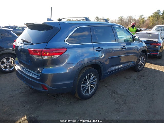 Toyota Highlander Xle 2018 5TDJZRFHXJS912158 Image 4