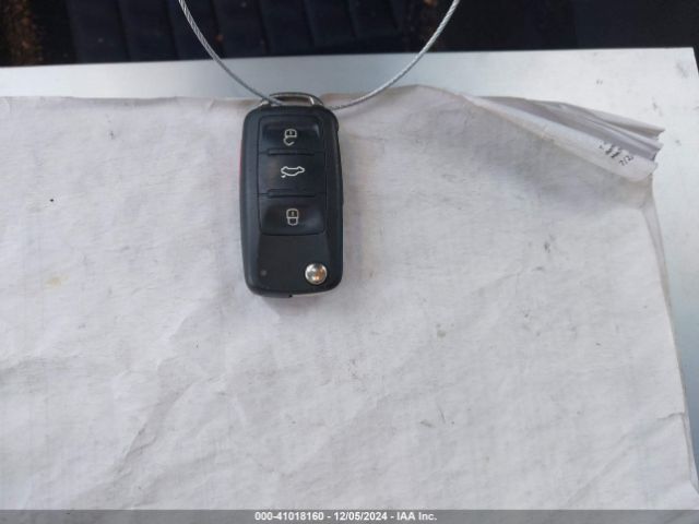 WVGAV7AX4GW027733 Volkswagen TIGUAN SE