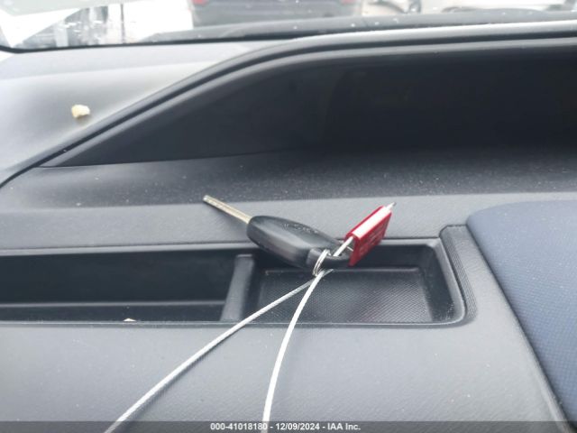 JTDKDTB34F1104483 Toyota Prius C Two