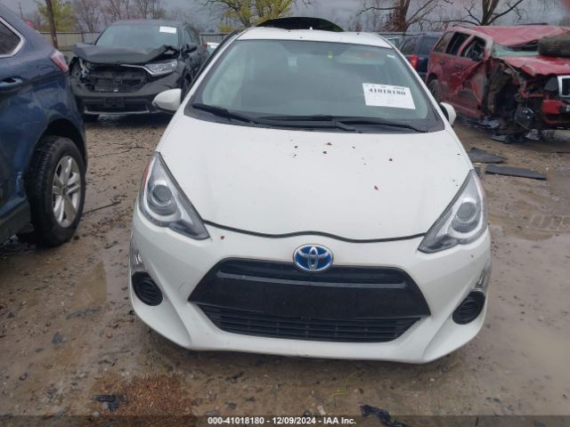 JTDKDTB34F1104483 Toyota Prius C Two